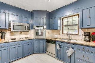 6 Mi to Airport: Riverdale Home w/ Private Pool! - 5