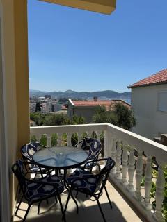 LazArina Apartments - Bar - 9