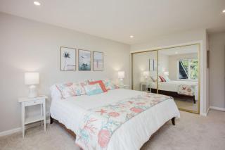 Harborlight House Coastal Comfort with Filtered Ocean Views walk to Harbor - El Granada - 2