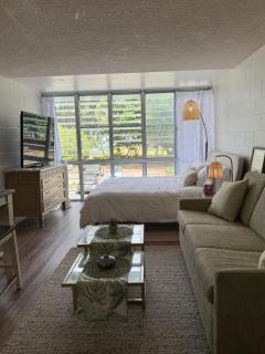 Beachfront studio with King Bed, WiFi and Free-Parking - Hauula - 6