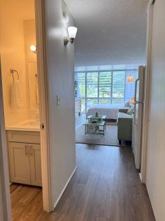 Beachfront studio with King Bed, WiFi and Free-Parking - Hauula - 9
