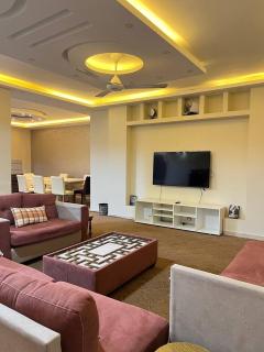Luxurious fully equipped independent apartment - Al Mafraq - 1