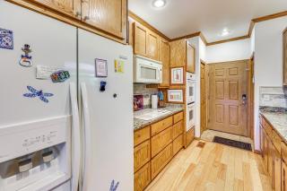 Stunning River Views Pet-Friendly Home in London! - - 2