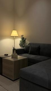 SH55, Stylish 1BR with Lounge Steps to Café & Market - Dammam - 0