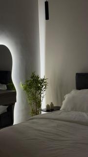 SH55, Stylish 1BR with Lounge Steps to Café & Market - Dammam - 9