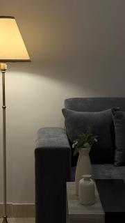 SH55, Stylish 1BR with Lounge Steps to Café & Market - Dammam - 8