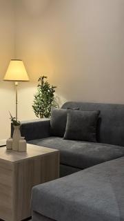 SH55, Stylish 1BR with Lounge Steps to Café & Market - Dammam - 7