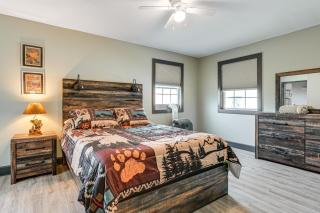 5-Acre Kingston Getaway Pond, Peacocks and Fire Pit - - 1