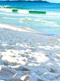 Suíte 31 Privativa com ar condicionado, Frigobar, Vista lateral para o mar, 5 mts da praia - 1