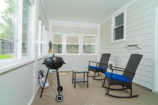 The Blue Garden Escape - Saint Charles - 2