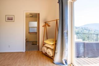 Riverfront Serenity with Stunning Views - Mariposa - 5