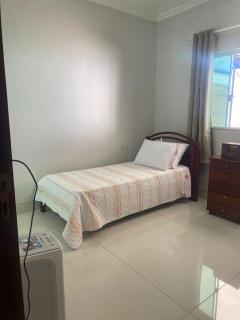 Suíte com janela para o jardim - Goiânia - 9