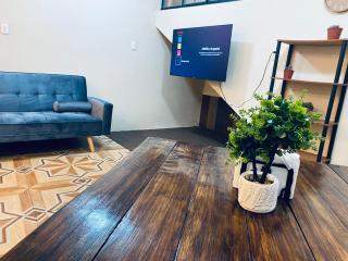Orilla - Lakefront Getaway - 1