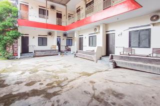 RedDoorz Syariah near Universitas Muhammadiyah Cirebon - Cirebon - 3
