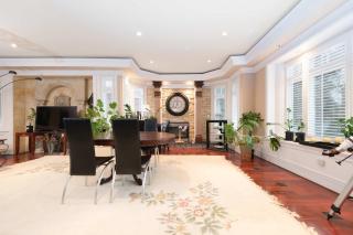 Deluxe Room in Luxury Homestay Steps from Mall & Skytrain - Vancouver - 6