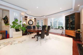 Deluxe Room in Luxury Homestay Steps from Mall & Skytrain - Vancouver - 5