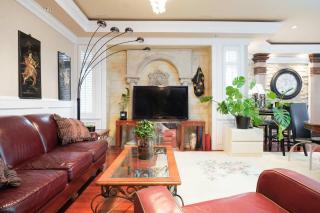 Deluxe Room in Luxury Homestay Steps from Mall & Skytrain - Vancouver - 3