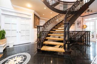 Deluxe Room in Luxury Homestay Steps from Mall & Skytrain - Vancouver - 2