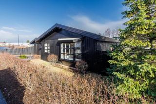 Cozy Family Holiday Home - Hafnarfjörður - 9