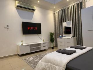 Brand new - Stylish Studio Near to Yas & Airport - Abu Dhabi - 0