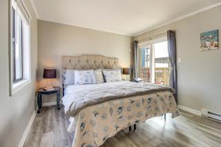 Walk to Ocean North Topsail Beach Gem with Balcony! - North Topsail Beach - 2