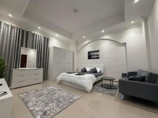 Brand new - Stylish Studio Near to Yas & Airport - Abu Dhabi - 4