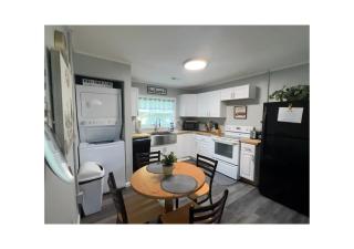 Furnished 1 Bedroom Home Away from Home Near UT and Downtown - Knoxville - 9