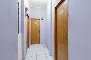 RedDoorz near Esa Unggul University Jakarta Campus - Yakarta - 5