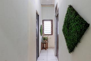 RedDoorz near Esa Unggul University Jakarta Campus - Yakarta - 8