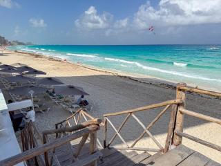 Oceanfront w/balcony, pool & beach access - Cancún - 3