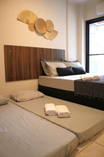 2 Quartos com Varanda sendo 1 Suíte, Cozinha completa, Vista Mar - Condomínio Frente Mar, Lazer completo com Piscina coberta e aquecida, Estacionamento, Portaria 24h - Apto indicado para Grupos, Famílias e Hóspedes a Trabalho, Praia da Guilhermina - Praia Grande - 1
