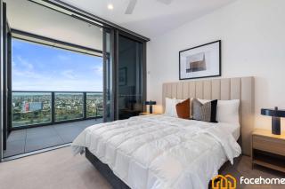 Elevated Luxury at QWR City & River Views - 9
