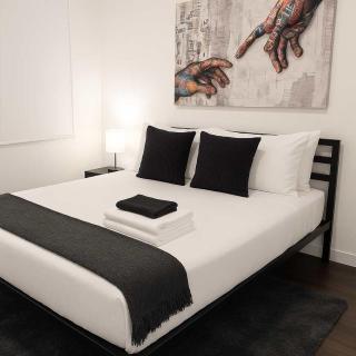 Smart Simple and Spacious 4BR Apt State 203 - Chicago - 0