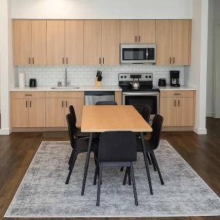 Smart Simple and Spacious 4BR Apt State 203 - 5