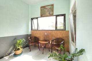 Hotel Bintang Mitra RedDoorz - Malang - 8