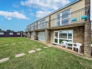 8 Berth Chalet To Hire At Bermuda Holiday Park Nearby Hemsby Beach Ref 18127B - Hemsby - 5
