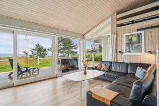 Awesome Home In Ebeltoft With 3 Bedrooms, Sauna And Internet - Ebeltoft - 3