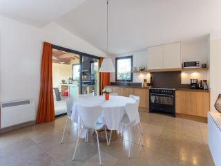 Villa in Malaucène with Mont Ventoux Views, cleaning included - Malaucène - 7