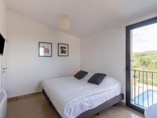 Villa in Malaucène with Mont Ventoux Views, cleaning included - Malaucène - 6