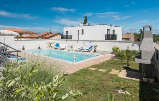 Cozy Apartment In Umag With Wifi - 4