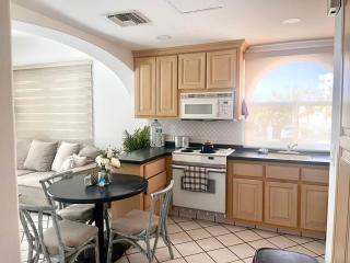 Mykonos 1BR apt recently remodeled next to beach big pool - San José del Cabo - 4