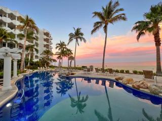 Mykonos 1BR apt recently remodeled next to beach big pool - San José del Cabo - 0