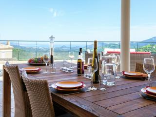 Villa in Varl with Pool and Hill Views, cleaning included - 1