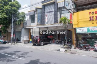 Crown Residence Hotel near Tugu Yogyakarta RedPartner - 4