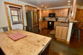 Sweet Dreams Retreat - Pet friendly home near Golf Course and Ponderosa Park w/ Wifi & garage - McCall - 9