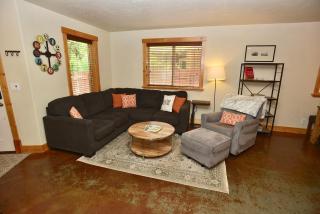 Sweet Dreams Retreat - Pet friendly home near Golf Course and Ponderosa Park w/ Wifi & garage - McCall - 4