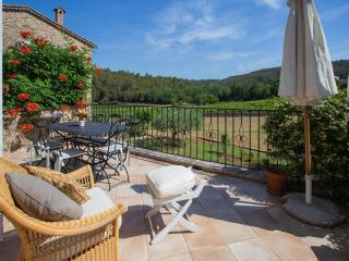 Chateau in Lorgues with Pool & Vineyard Views, cleaning included - Lorgues - 1