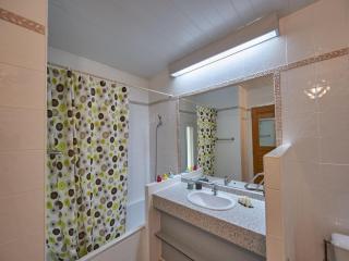 Tidy bungalow with dishwasher, cleaning included - Quillan - 4