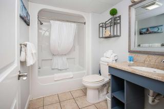 KING bed on the BEACH Pools FREE Tickets M61 - Myrtle Beach - 2