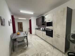 Your Gzira Base Near Nightlife - Il-Gżira - 6